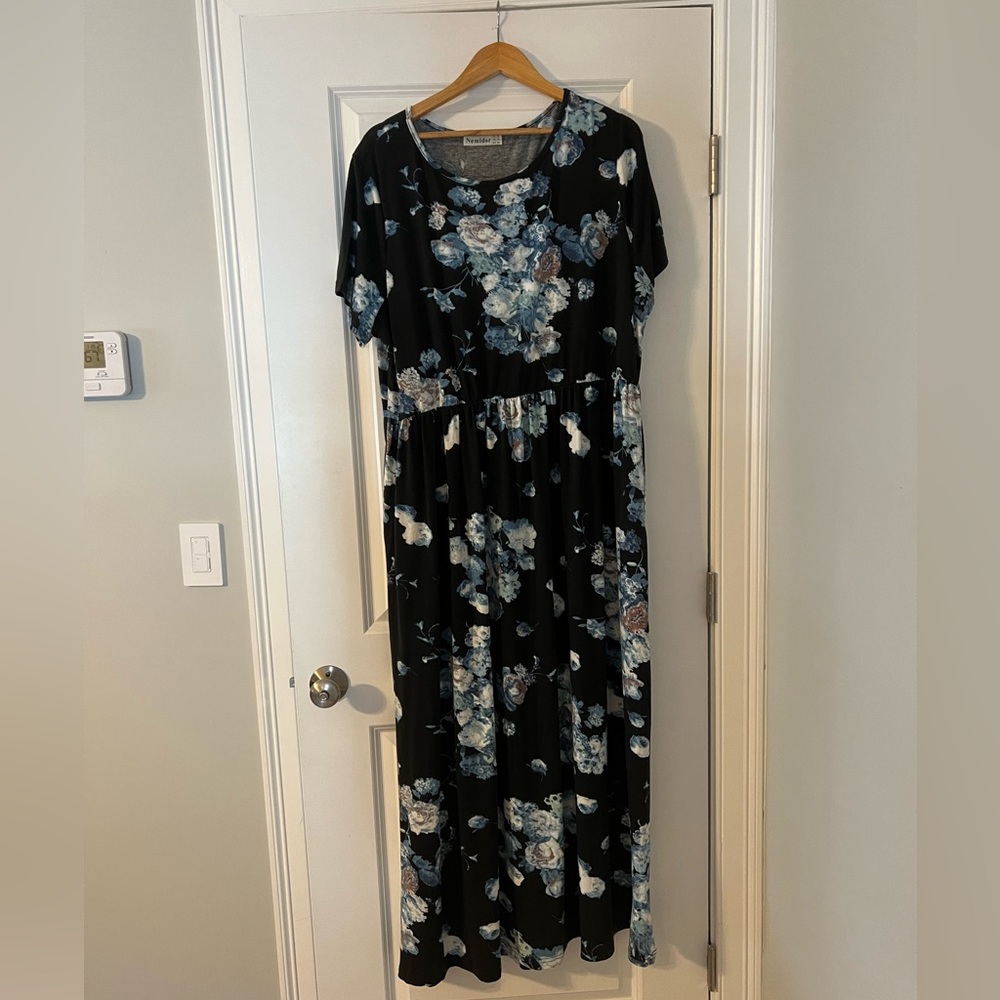 Navy floral maxi